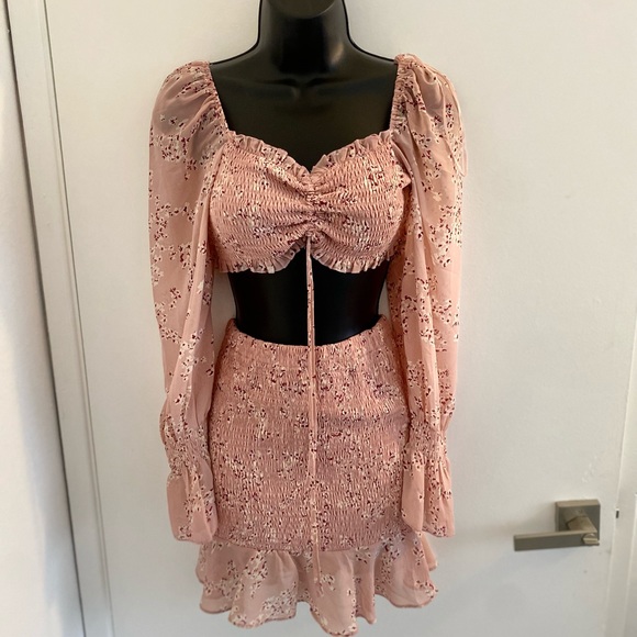 Dresses & Skirts - Boutique 2 piece pink floral set